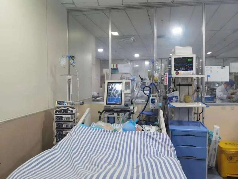  矿井深处硬汉骤遇险情；饱腹猛干活，食管意外破裂；ICU十三天，生命重获新生。 健康养生