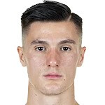 球迷之声汇聚光芒;谢什科捧起二月PFA最佳奖杯。 体育新闻