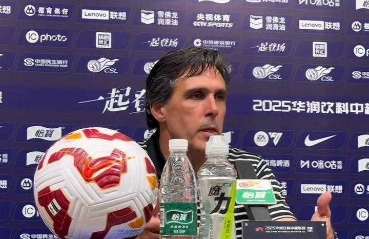 赛前发布会透露出关键信息;河南队备战武汉三镇;实力接近且策略针对。 体育新闻 赛前发布会透露出关键信息;河南队备战武汉三镇;实力接近且策略针对。 体育新闻