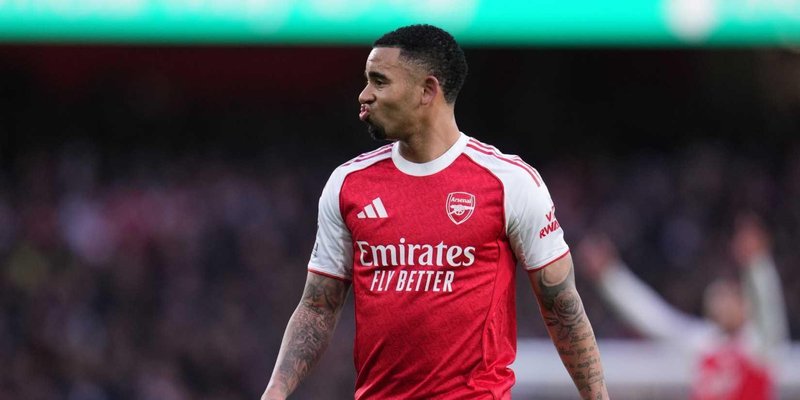 酋长球场的旧梦与远方:一名顶级射手的抉择时刻 娱乐新闻