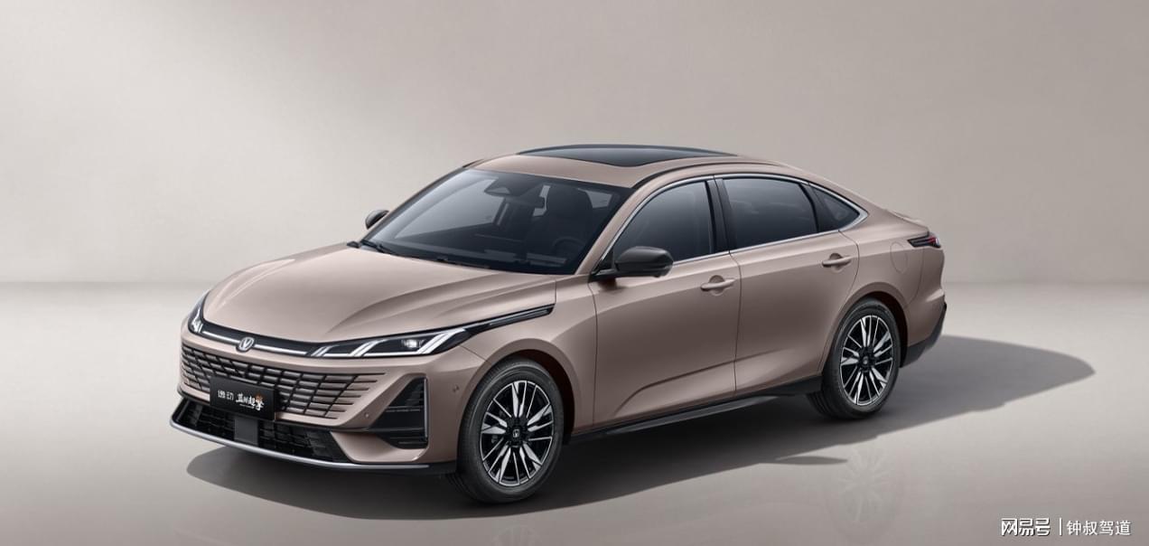 蓝鲸超擎混动技术解析:告别充电焦虑与高油耗的出行新解 汽车科技