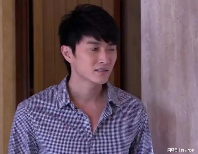 信任的边界与危机:当家庭成为“黑箱”,如何寻找真相的坐标? 情感心理