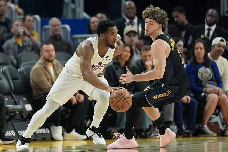  2024季后赛格局：骑士突围背后的韧性逻辑与未来展望 体育新闻